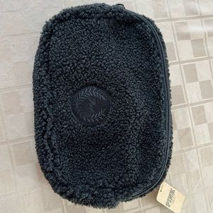 Victoria’s Secret PINK Sherpa Fanny‎ Pack waist belt Bag NEW black Crossbody